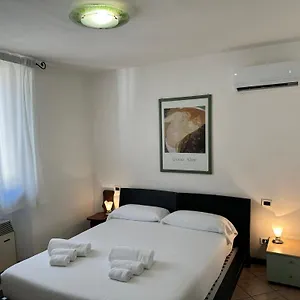 Pensión Casa Carlotta, Follonica